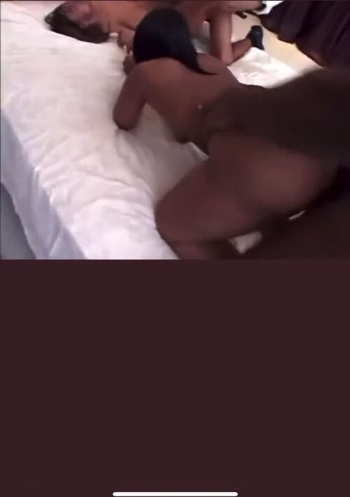 Bruh Dribbling Cherokee’s Ass Like A ????????