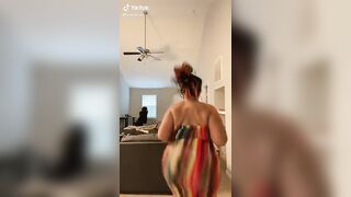 Ebony Tiktok Queens: Absolute unit #2