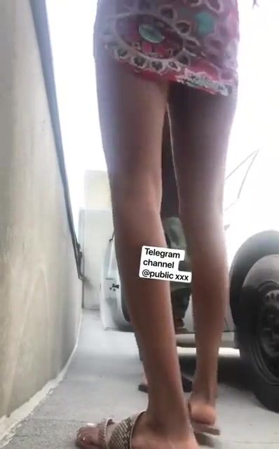 Quick Parking Lot Blowjob ????