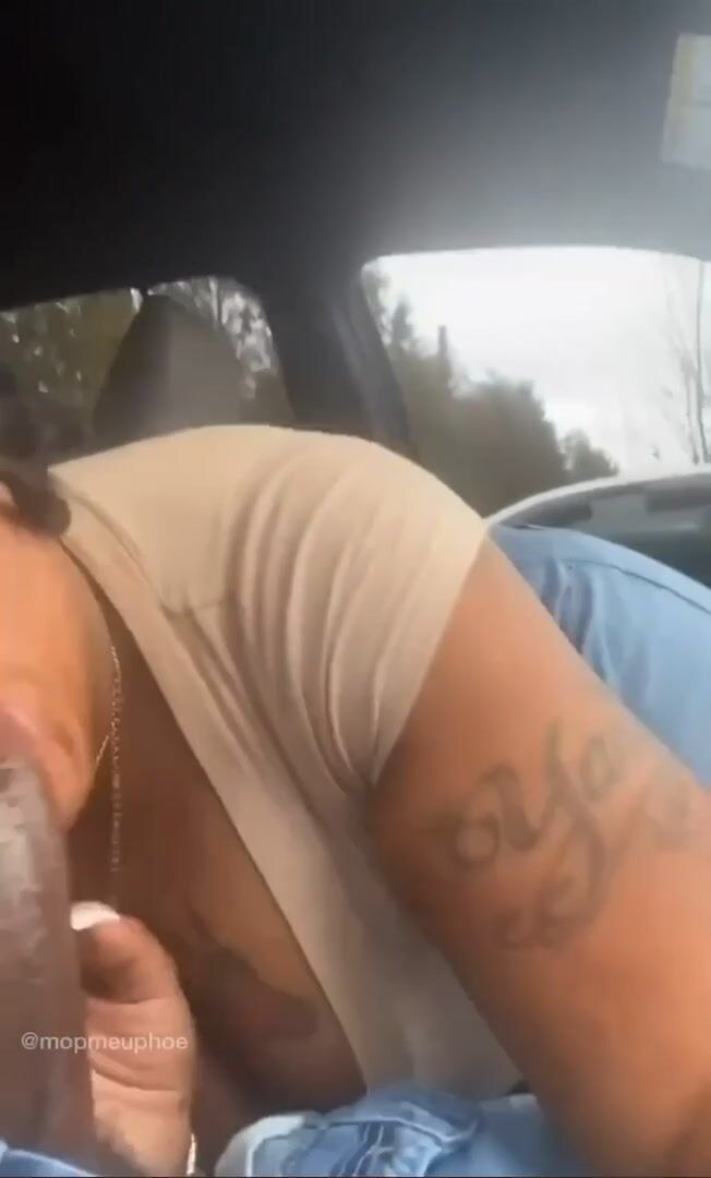 Lil milf just wanna suck on some dick