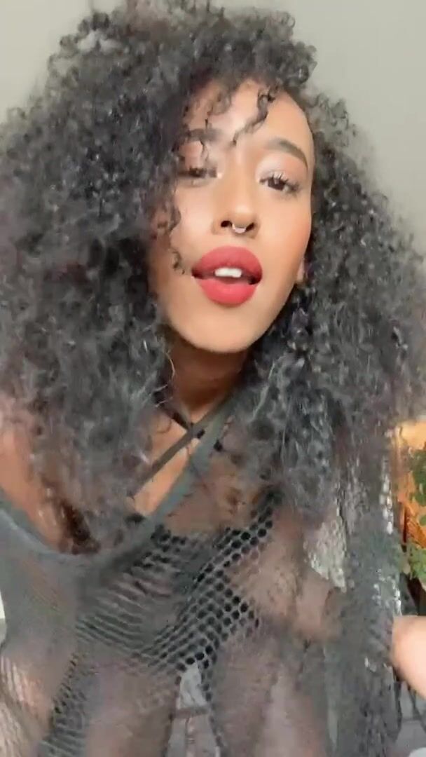 Who wants to dick me down? ????