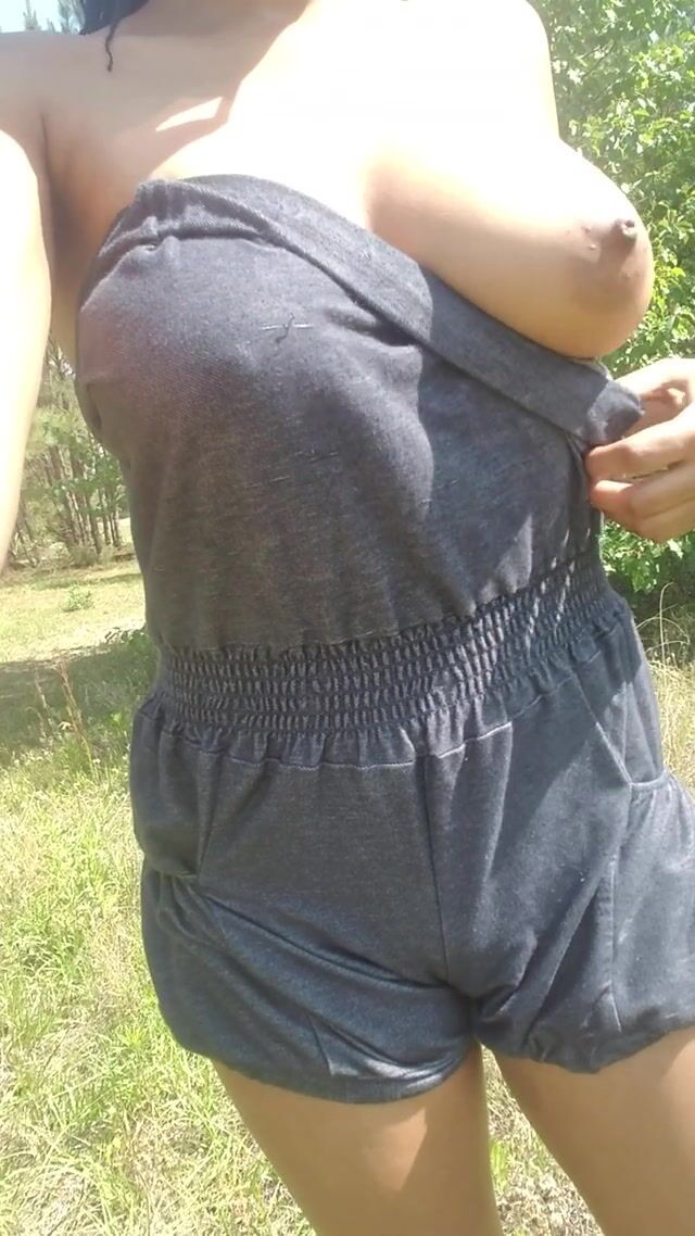 Who likes risky black girls?