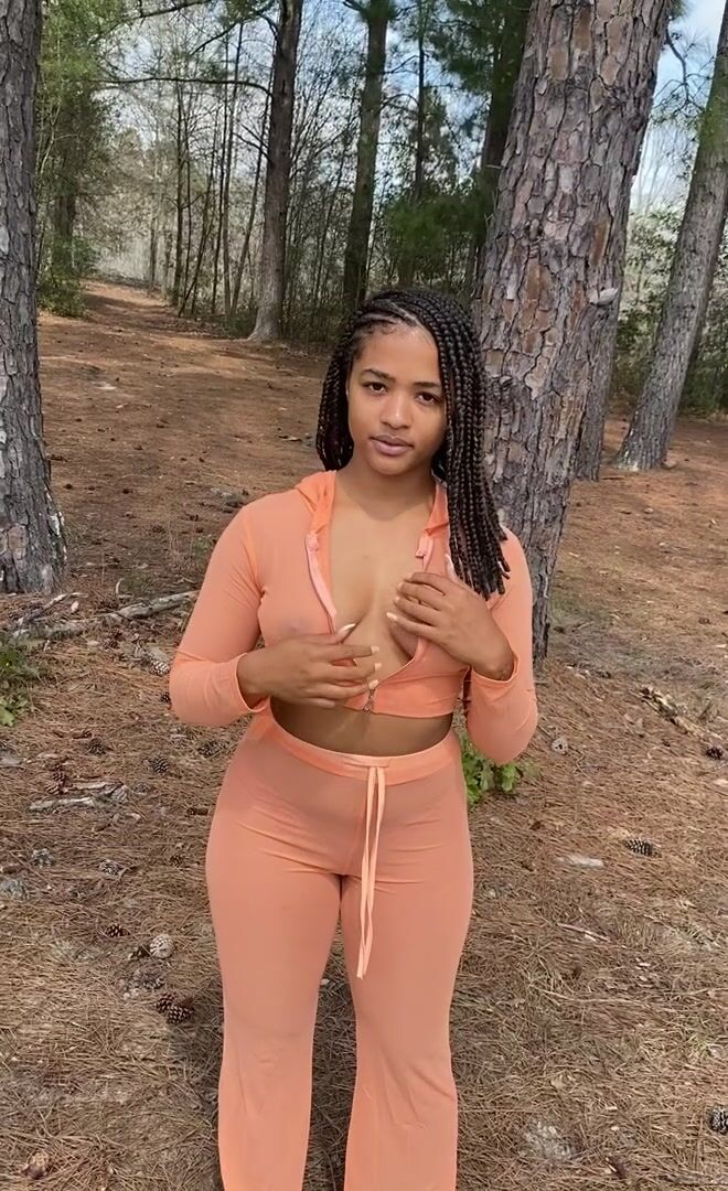 who likes public nudity?