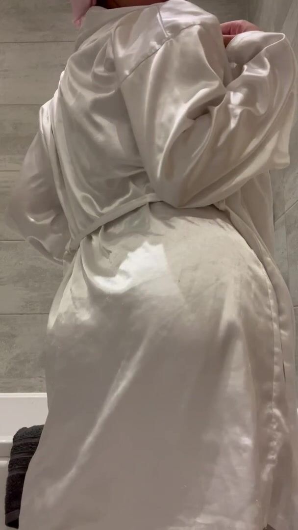 Can I tempt you to fuck me?