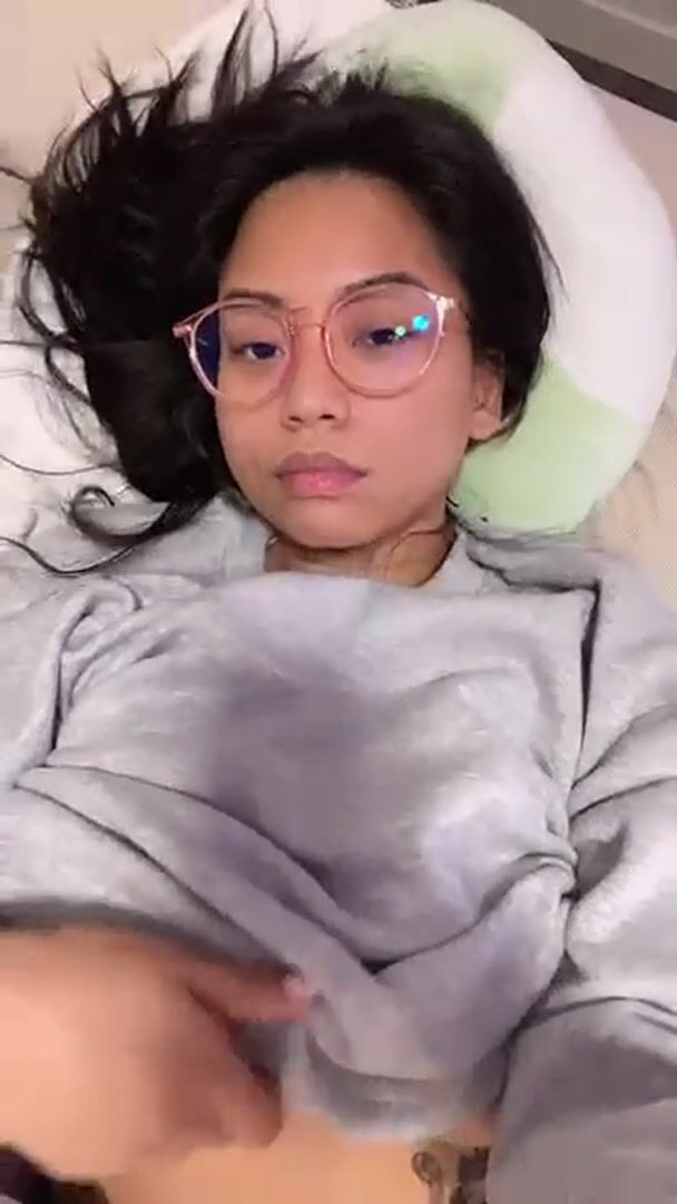 Feeling cold, warm me up babe