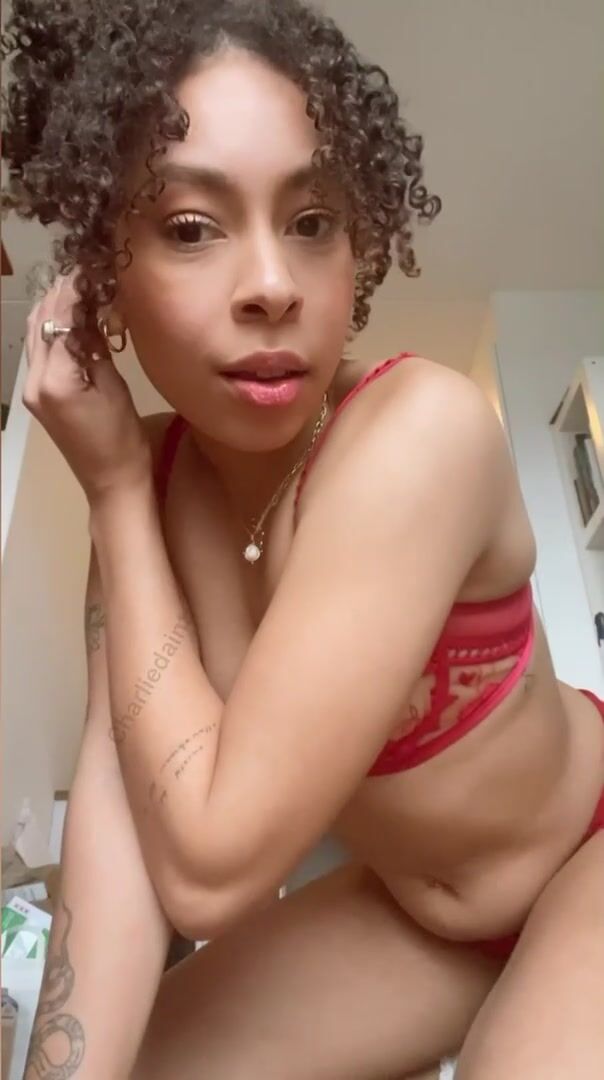 Hey! I want to sit on your face