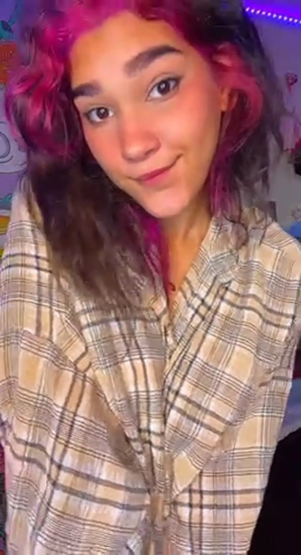 Be honest.. does this make you wanna fuck me?